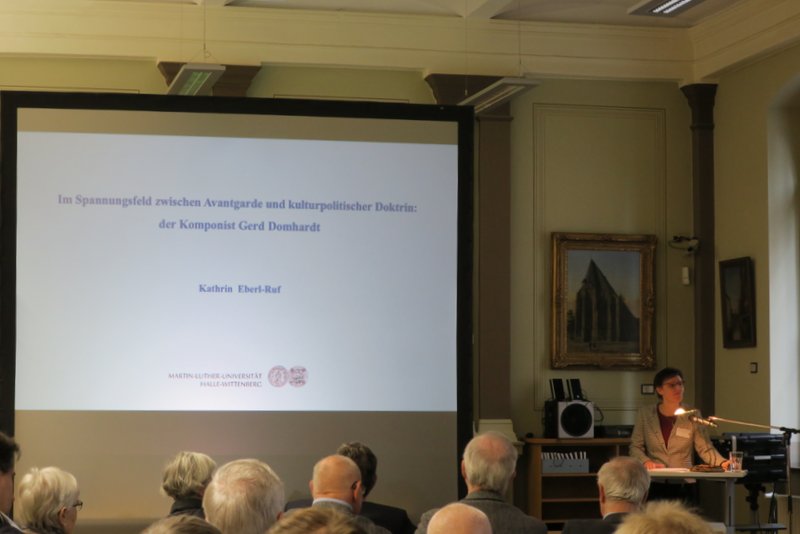 Kathrin Eberl-Ruf: Im Spannungsfeld zwischen Avantgarde und kulturpolitischer Doktrin: der Komponist Gerd Domhardt